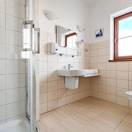 Zulawy - Restauracja & Hotel *