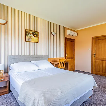 Zulawy - Restauracja & Έλμπλαγκ