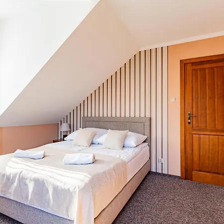 Zulawy - Restauracja & Ξενοδοχείο *