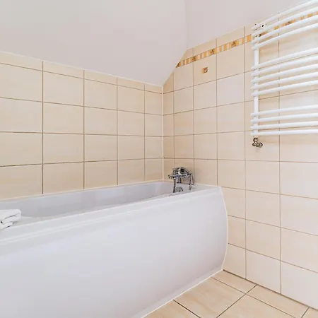 Zulawy - Restauracja & Ξενοδοχείο *